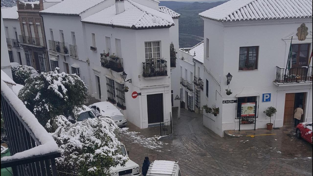 Apartamentos Mirador En La Plaza De Zahara Zahara De La Sierra Exterior foto